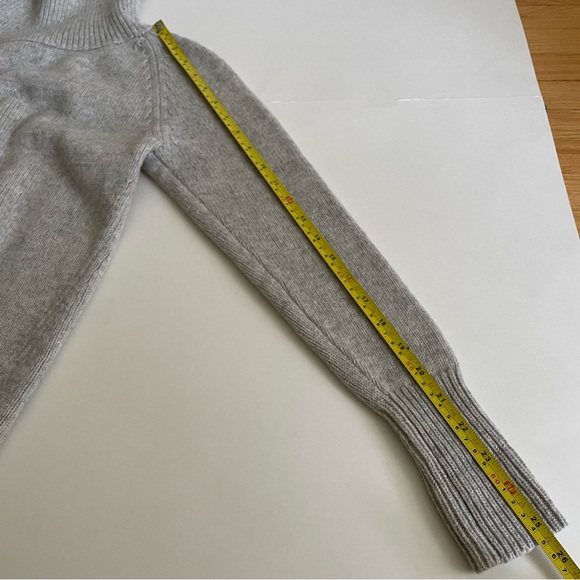 Aritzia Babaton Nicolas Wool Cashmere Longline Turtleneck Sweater Light Grey - Picture 12 of 12
